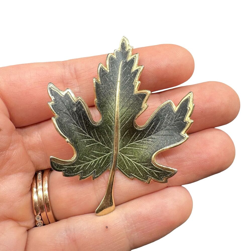 Vintage Green Gold Tone Maple Leaf Brooch Fall Autumn Jewelry